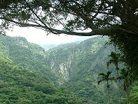 新港（彩虹）瀑布 / 入口